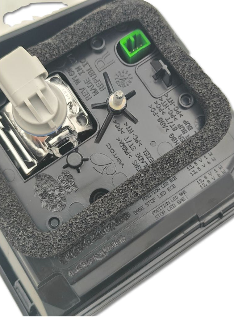 Land Rover Fanale Posteriore Stop e Freccia Destro OEM LR101699